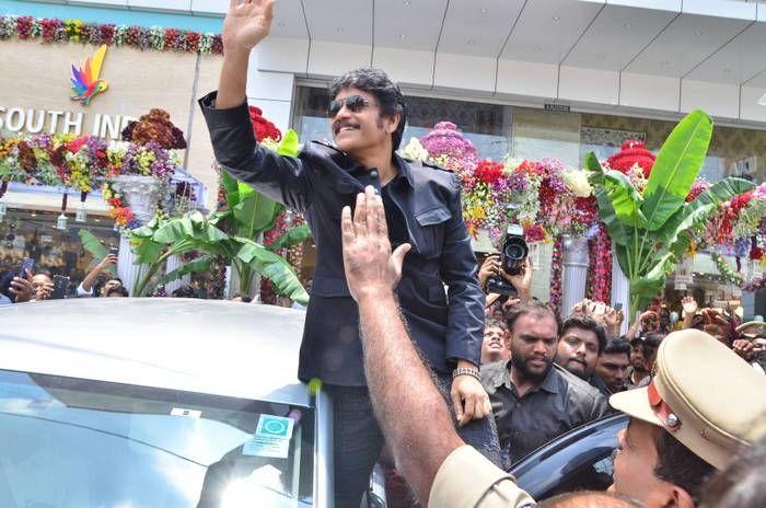 King Nagarjuna, RaashiKhanna & Pragya Launches South India Shopping Mall