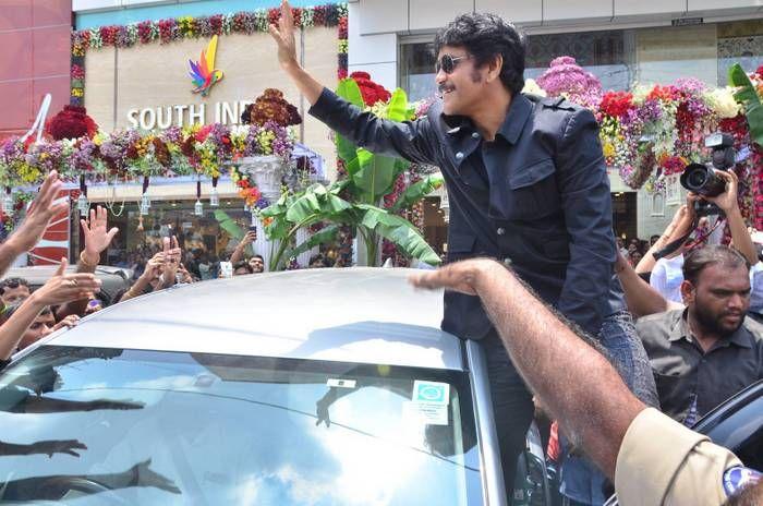 King Nagarjuna, RaashiKhanna & Pragya Launches South India Shopping Mall