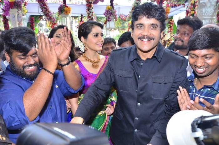King Nagarjuna, RaashiKhanna & Pragya Launches South India Shopping Mall