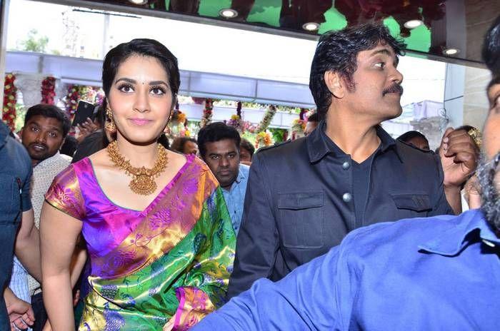 King Nagarjuna, RaashiKhanna & Pragya Launches South India Shopping Mall
