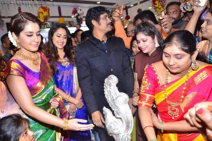 King Nagarjuna, RaashiKhanna & Pragya Launches South India Shopping Mall