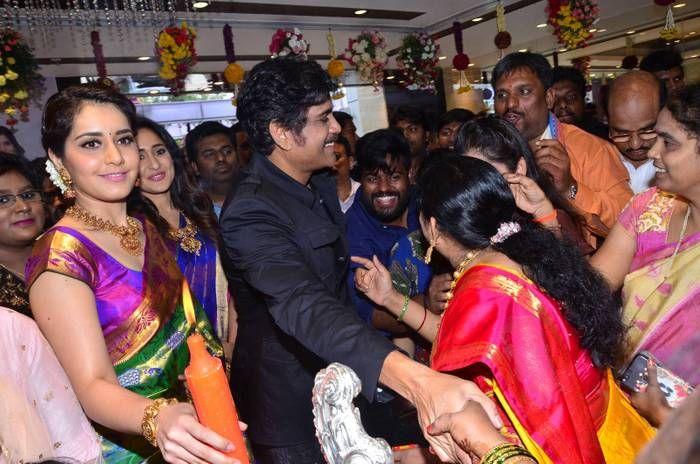 King Nagarjuna, RaashiKhanna & Pragya Launches South India Shopping Mall