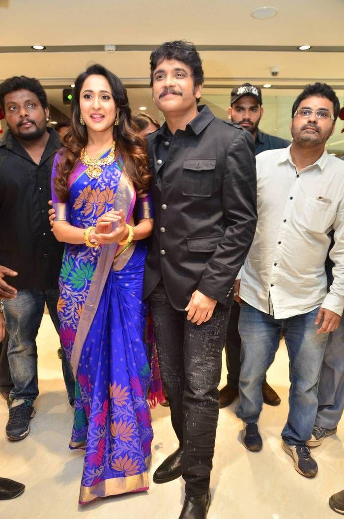 King Nagarjuna, RaashiKhanna & Pragya Launches South India Shopping Mall