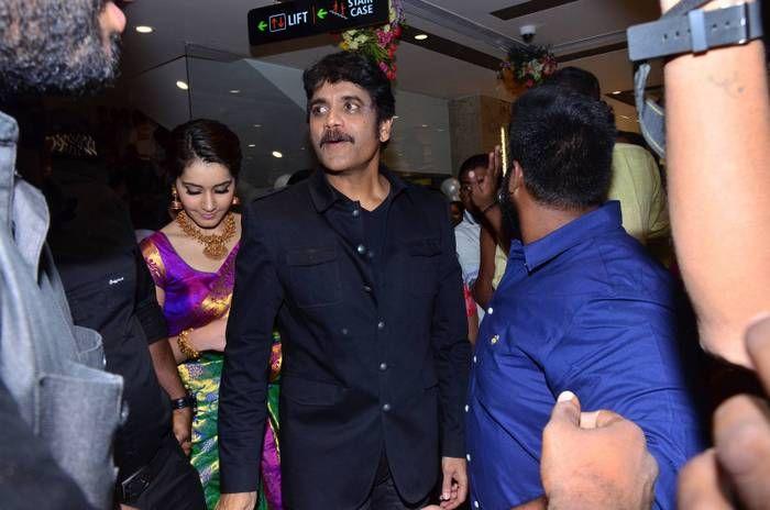 King Nagarjuna, RaashiKhanna & Pragya Launches South India Shopping Mall