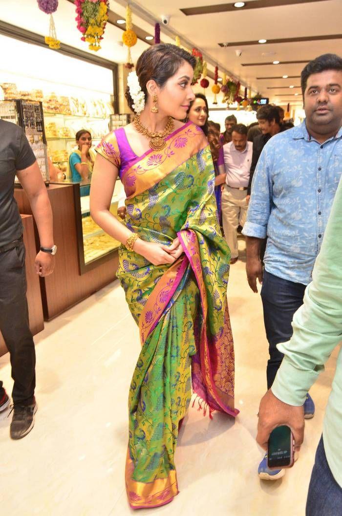 King Nagarjuna, RaashiKhanna & Pragya Launches South India Shopping Mall