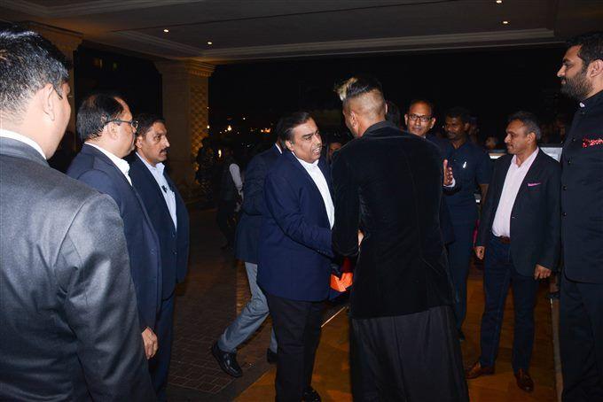 Krunal Pandya & Pankhuri Sharma's Wedding Reception Photos