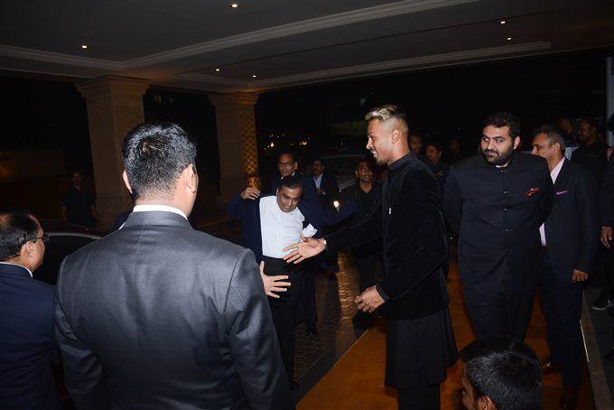 Krunal Pandya & Pankhuri Sharma's Wedding Reception Photos