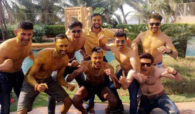 Krunal Pandya & Pankhuri Sharma's Wedding Reception Photos