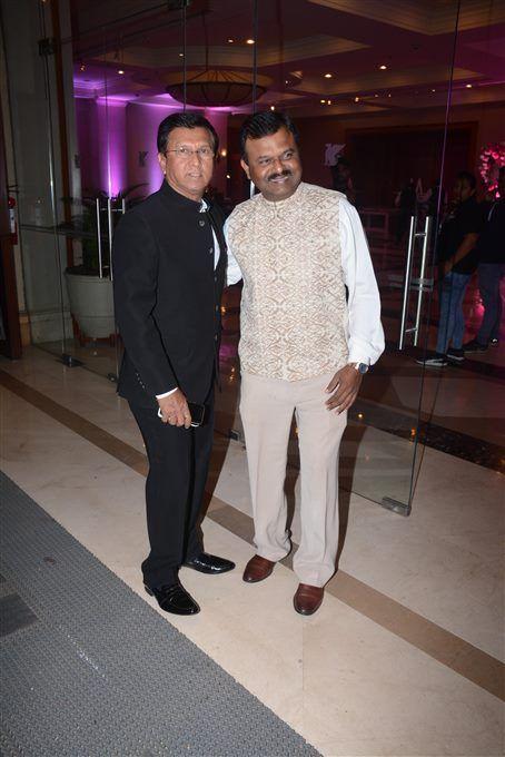 Krunal Pandya & Pankhuri Sharma's Wedding Reception Photos