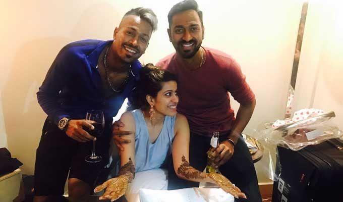 Krunal Pandya & Pankhuri Sharma's Wedding Reception Photos