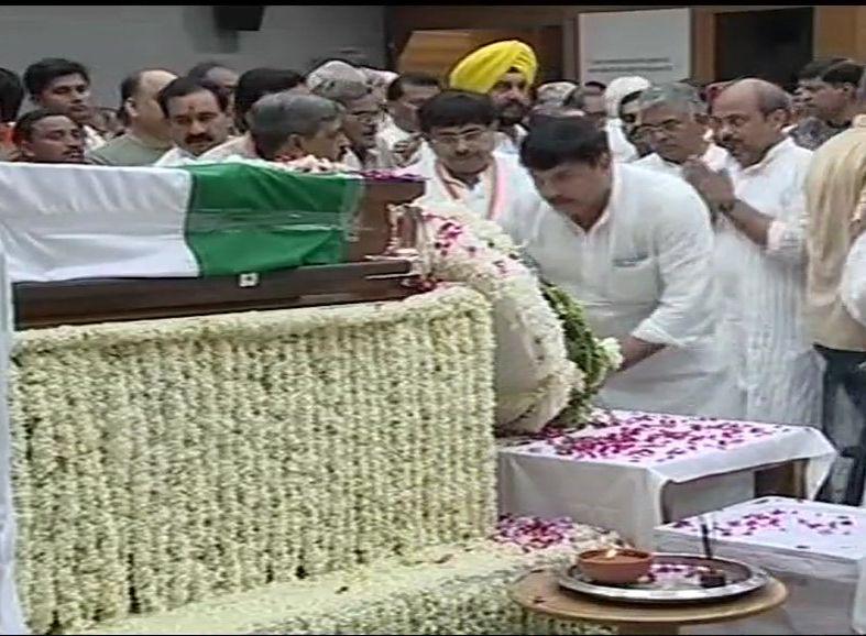 Leaders pays last respects to former Prime Minister Atal Bihari Vajpayee