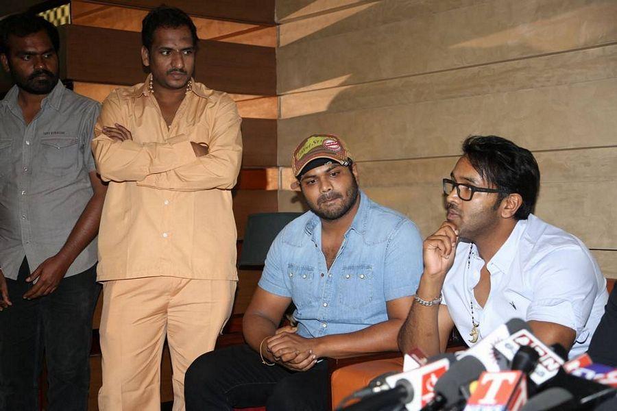 Luckunnodu Movie Press Meet Stills At Sujana Forum Mall