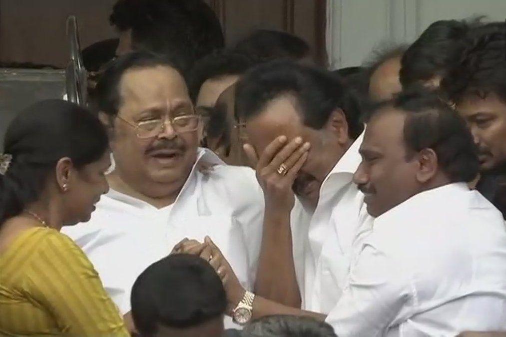 M Karunanidhi's Funeral: Politicians Pay Their Last Respects