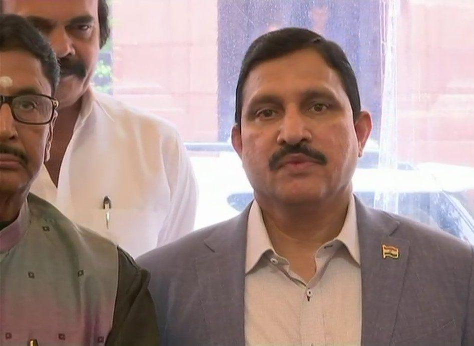 M Karunanidhi's Funeral: Politicians Pay Their Last Respects