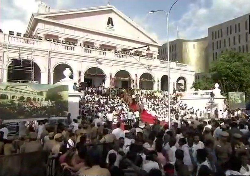 M Karunanidhi's Funeral: Politicians Pay Their Last Respects