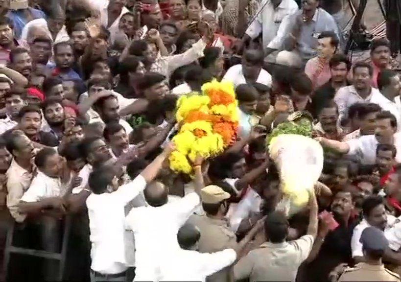 M Karunanidhi's Funeral: Politicians Pay Their Last Respects