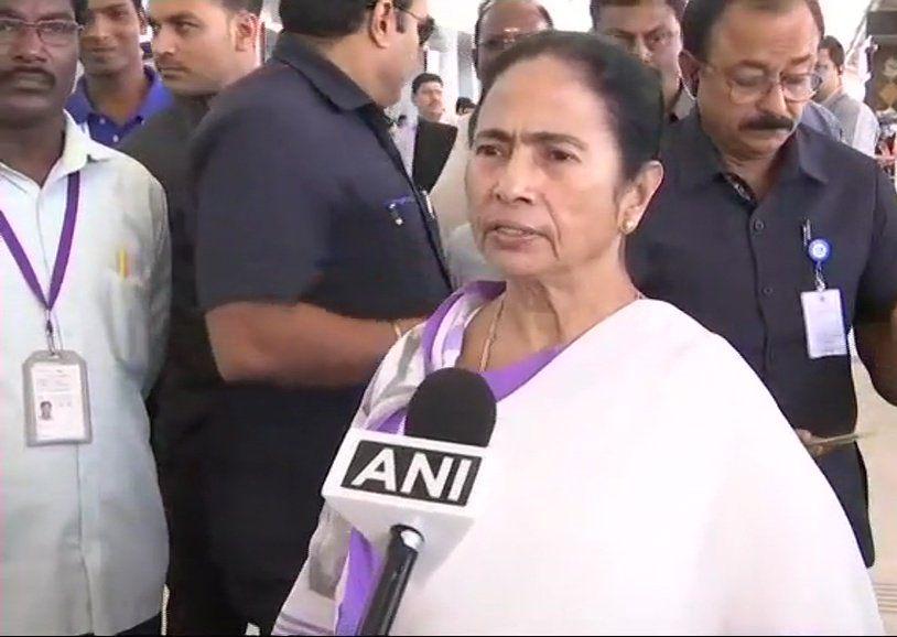 M Karunanidhi's Funeral: Politicians Pay Their Last Respects