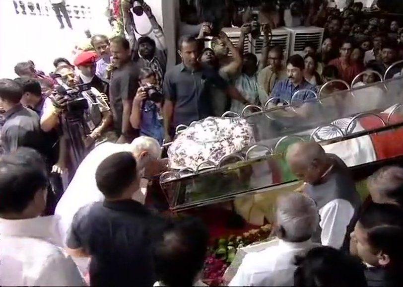 M Karunanidhi's Funeral: Politicians Pay Their Last Respects