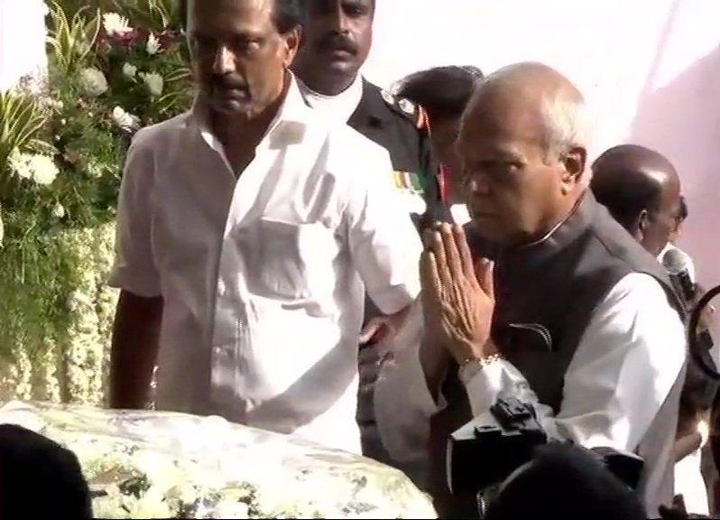 M Karunanidhi's Funeral: Politicians Pay Their Last Respects