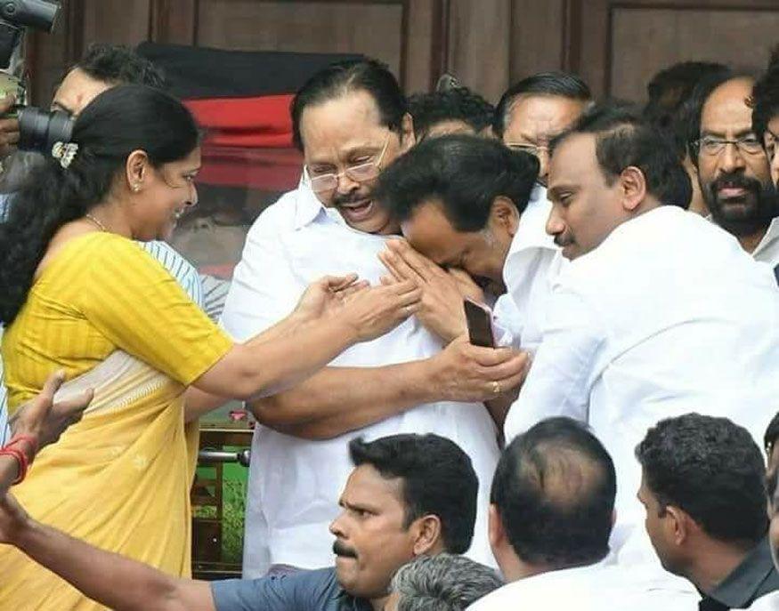 M Karunanidhi's Funeral: Politicians Pay Their Last Respects