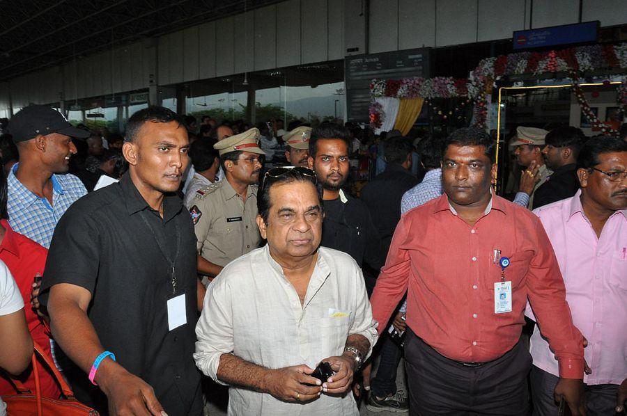 MB 40 Celebrities at Vizag Airport Photos