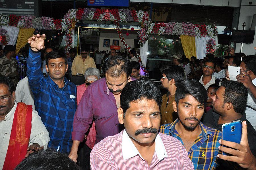 MB 40 Celebrities at Vizag Airport Photos