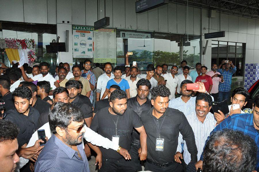 MB 40 Celebrities at Vizag Airport Photos