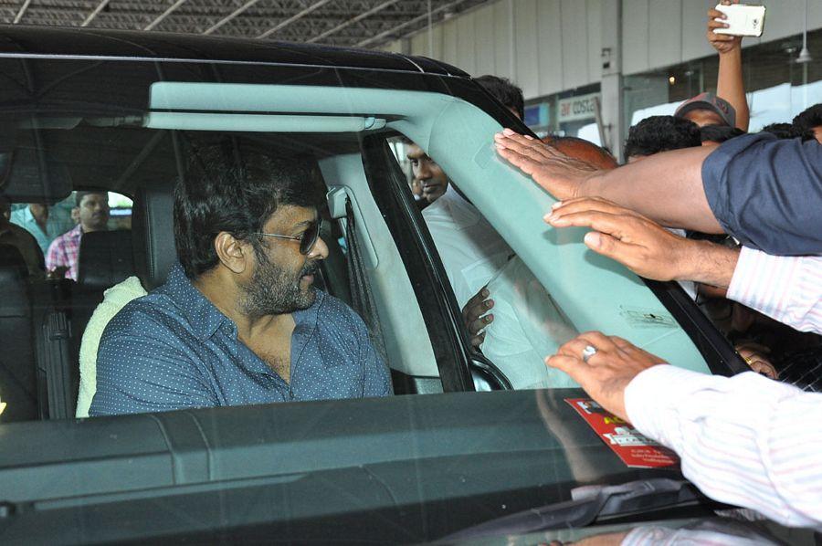 MB 40 Celebrities at Vizag Airport Photos