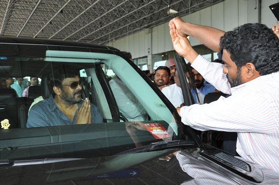 MB 40 Celebrities at Vizag Airport Photos