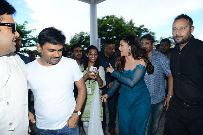 Mahanubhavudu 2nd Song Launch at Vignan Clg Photos