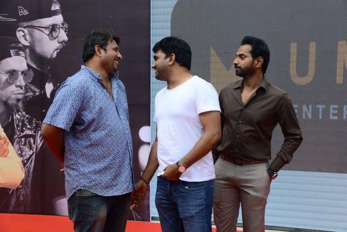 Mahanubhavudu 2nd Song Launch at Vignan Clg Photos