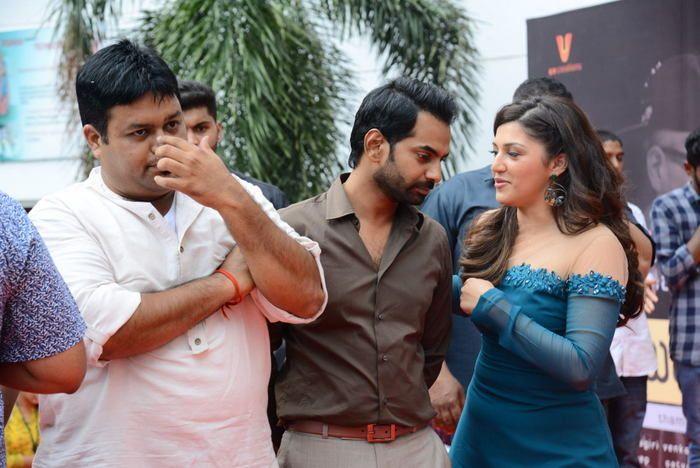 Mahanubhavudu 2nd Song Launch at Vignan Clg Photos