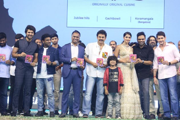 Maharshi Pre Release Function Photos