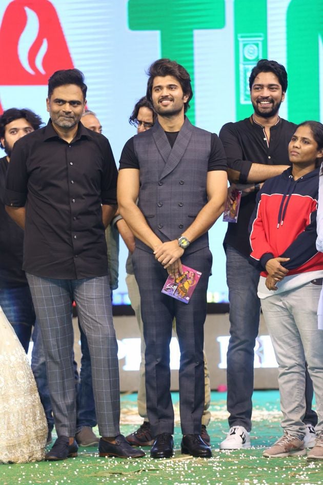 Maharshi Pre Release Function Photos