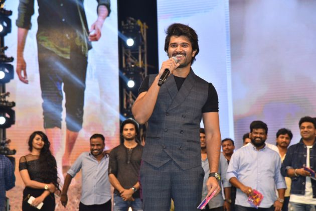 Maharshi Pre Release Function Photos