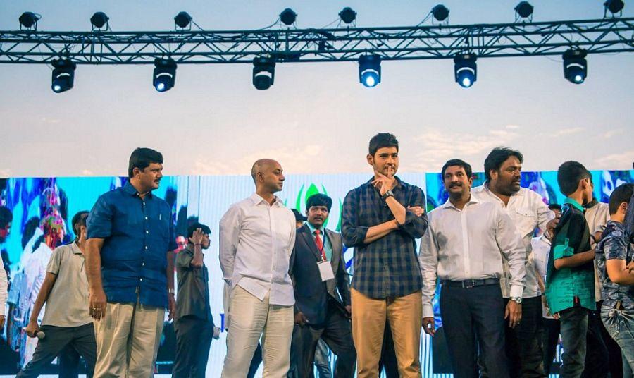 Mahesh Babu At Ramakrishna Venuzia Vijayawada Photos