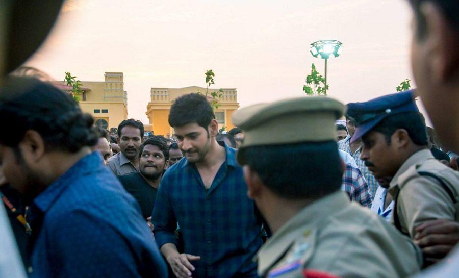 Mahesh Babu At Ramakrishna Venuzia Vijayawada Photos