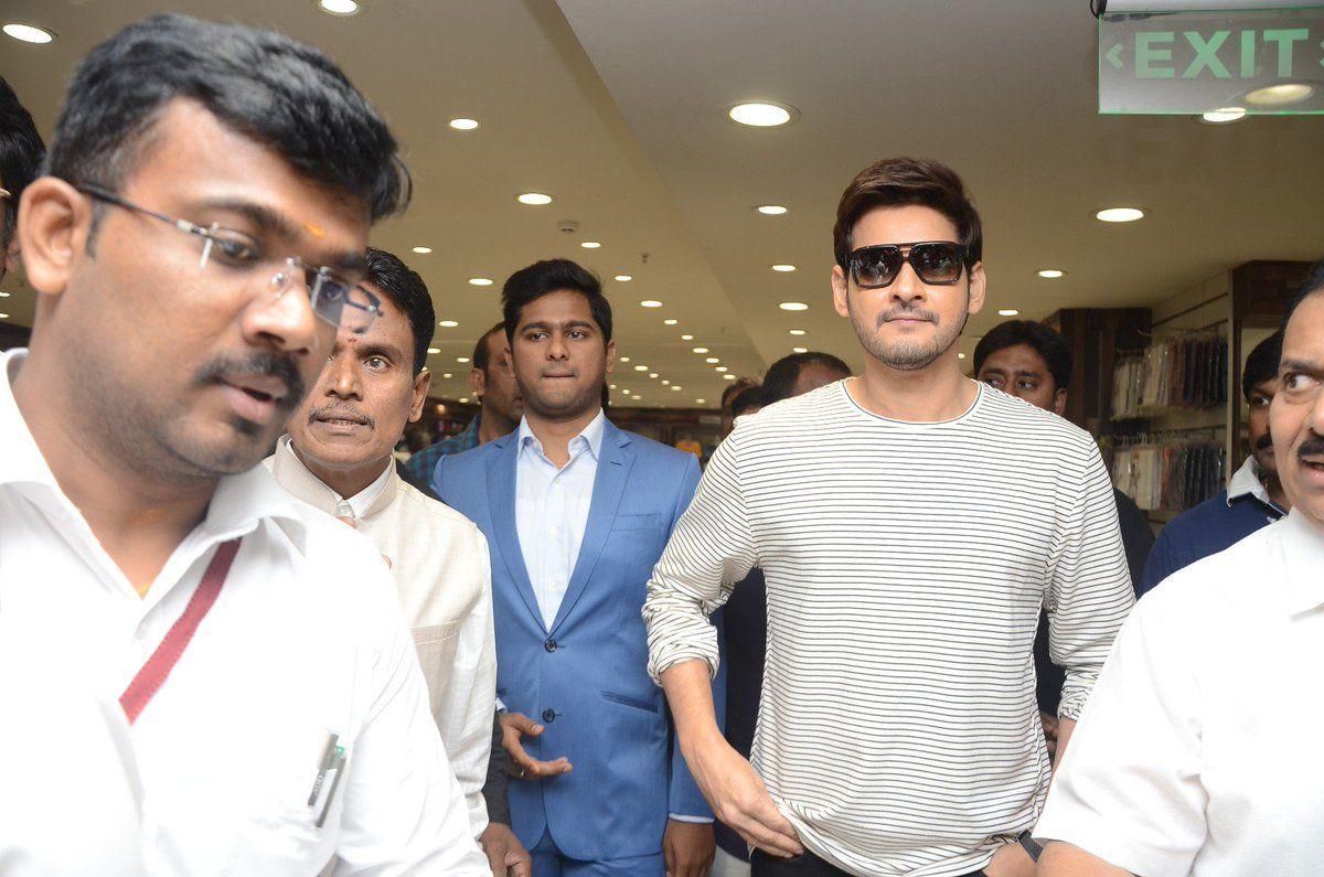 Mahesh Babu at Inauguration of Chennai Silks Showroom at Kukatpally