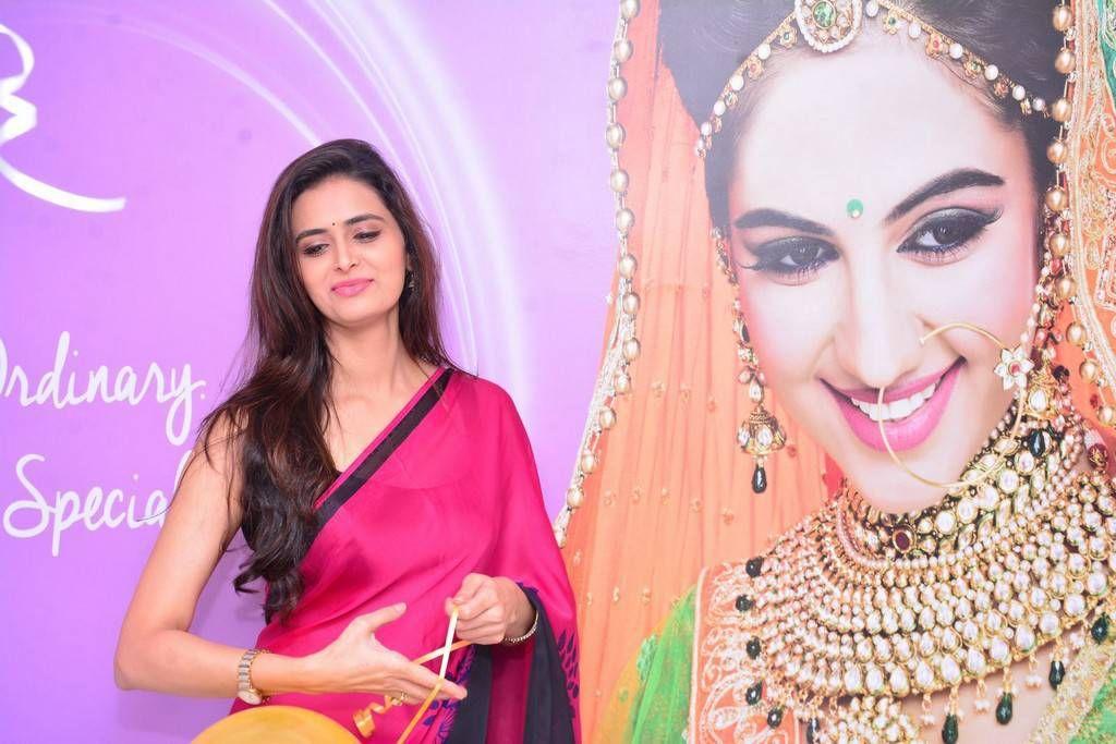 Meenakshi Dixit Stills At Naturals Salon Launch