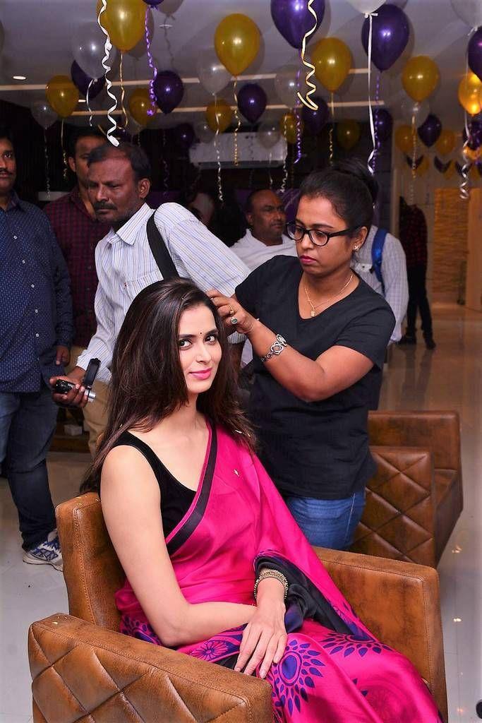 Meenakshi Dixit Stills At Naturals Salon Launch