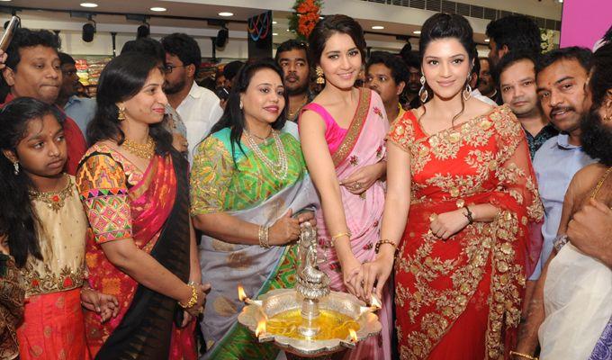 Mehreen Kaur & Rashi Khanna Inaugurates KLM Fashion Mall In Nellore Photos