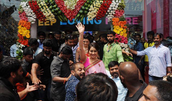 Mehreen Kaur & Rashi Khanna Inaugurates KLM Fashion Mall In Nellore Photos
