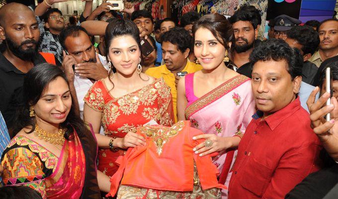 Mehreen Kaur & Rashi Khanna Inaugurates KLM Fashion Mall In Nellore Photos