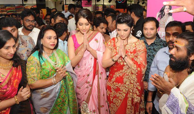 Mehreen Kaur & Rashi Khanna Inaugurates KLM Fashion Mall In Nellore Photos