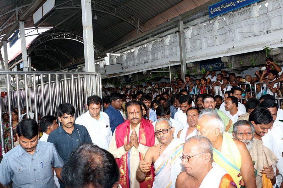 Mohanbabu & Family Visited Vemulawada Rajarajeshwara Swamy Temple