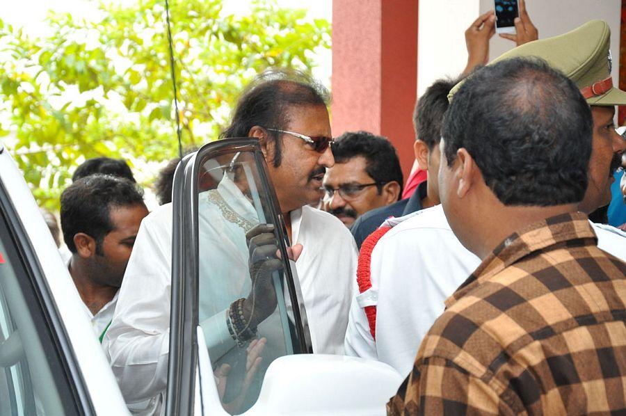 Mohanbabu Visits MB 40 Stadiyam Photos