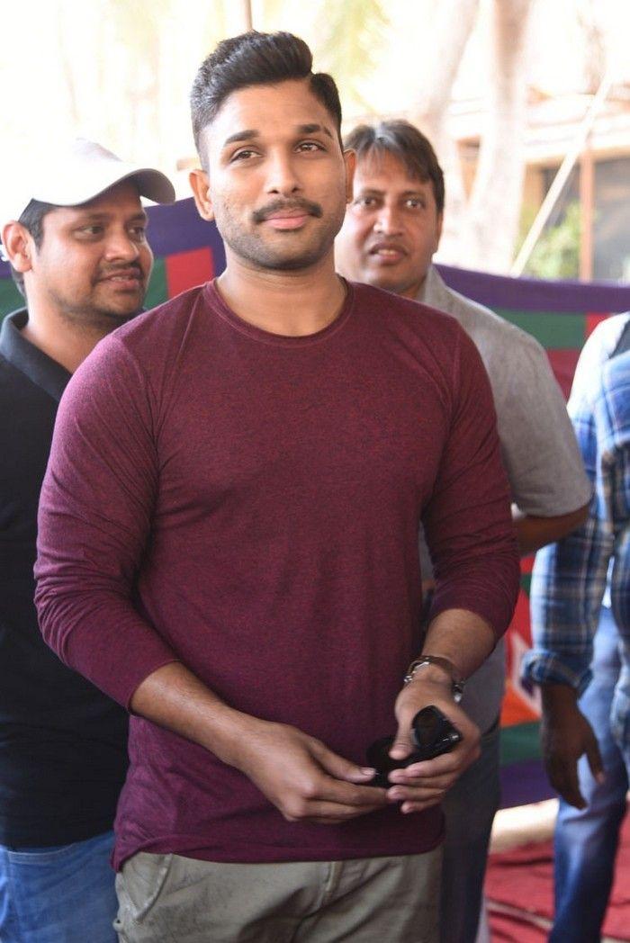 Naa Peru Surya Movie Press Meet Photos