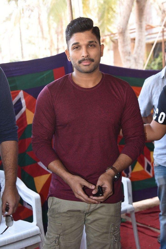 Naa Peru Surya Movie Press Meet Photos