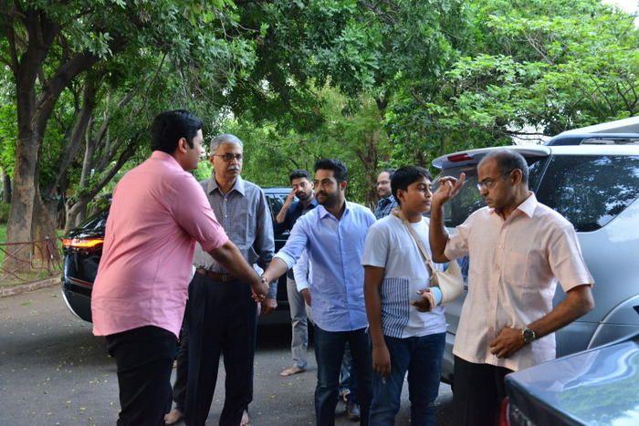 Nandamuri Family & Celebrities pays tributes to Sr NTR Photos