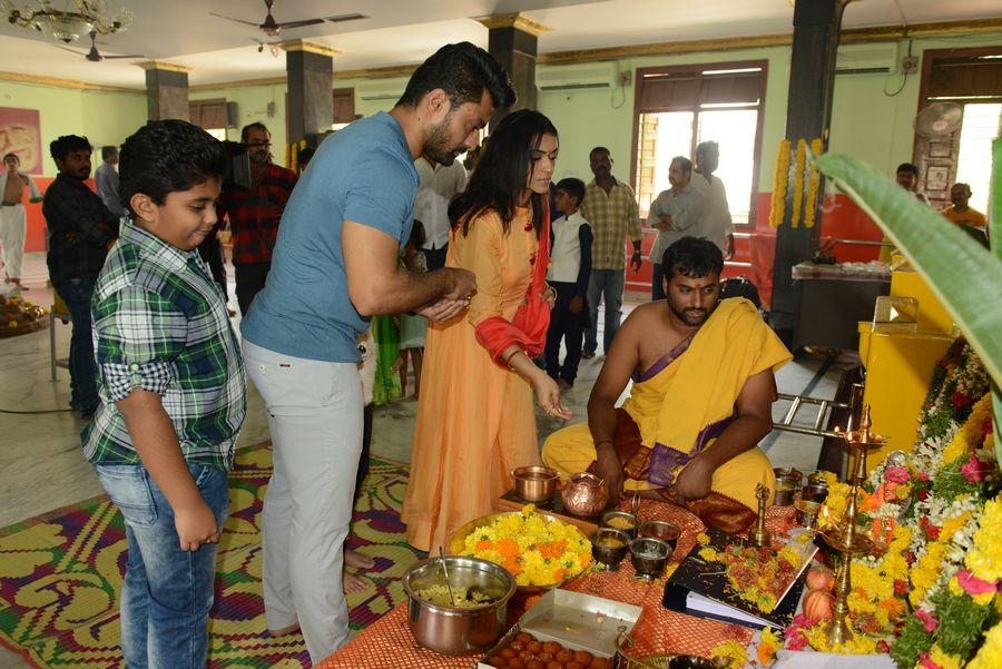 Nandamuri Kalyan Ram & Kajal Aggarwal MLA Movie Pooja Photos